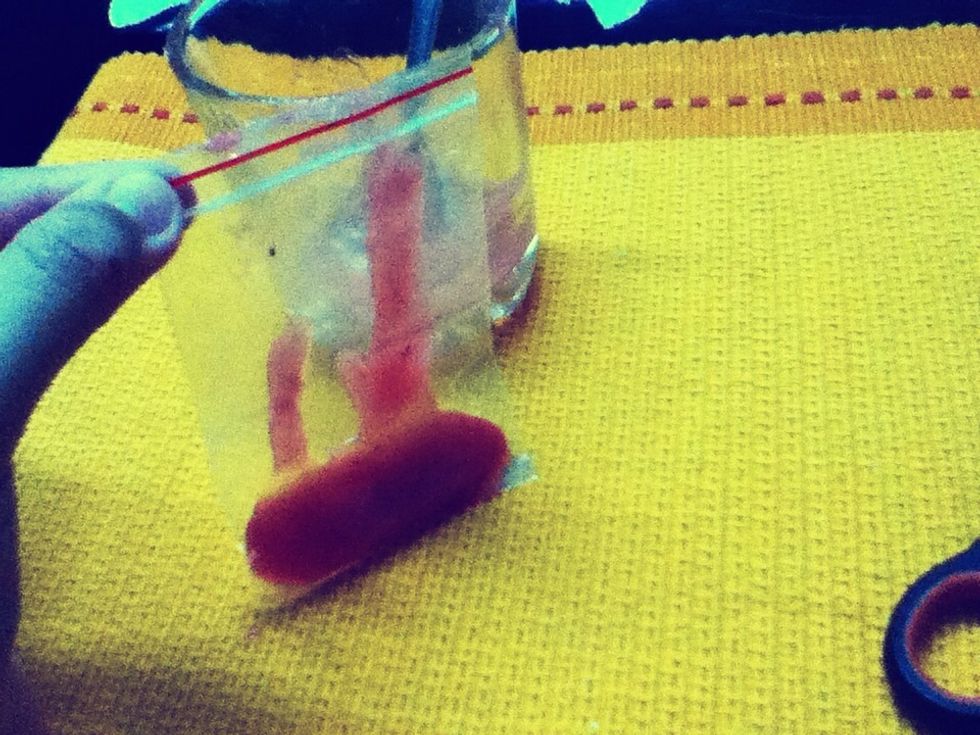 Now you can squeeze out the lipgloss when you need it! If you don't have a sealable pouch just tie a rubber band and the top! Hope you liked it! Feel free to comment!