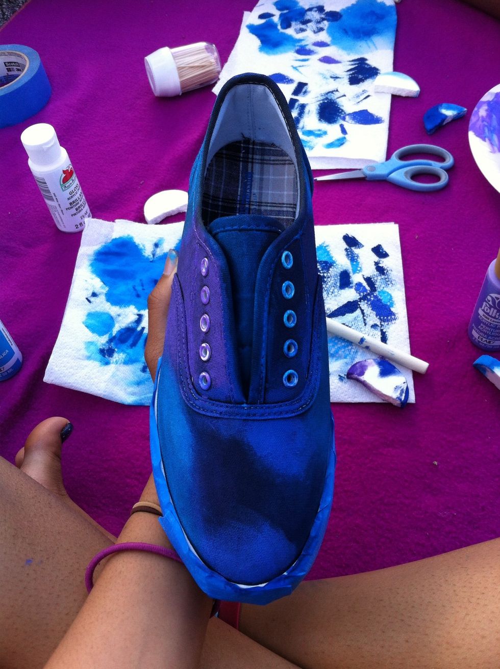 Now you can start adding your light purple and dark purple around the shoe