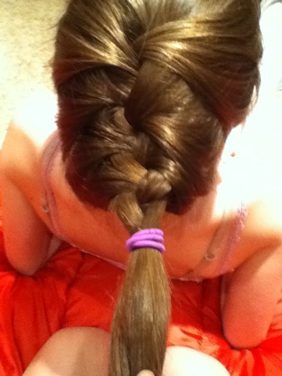 Now you can start your fishtail braid:)