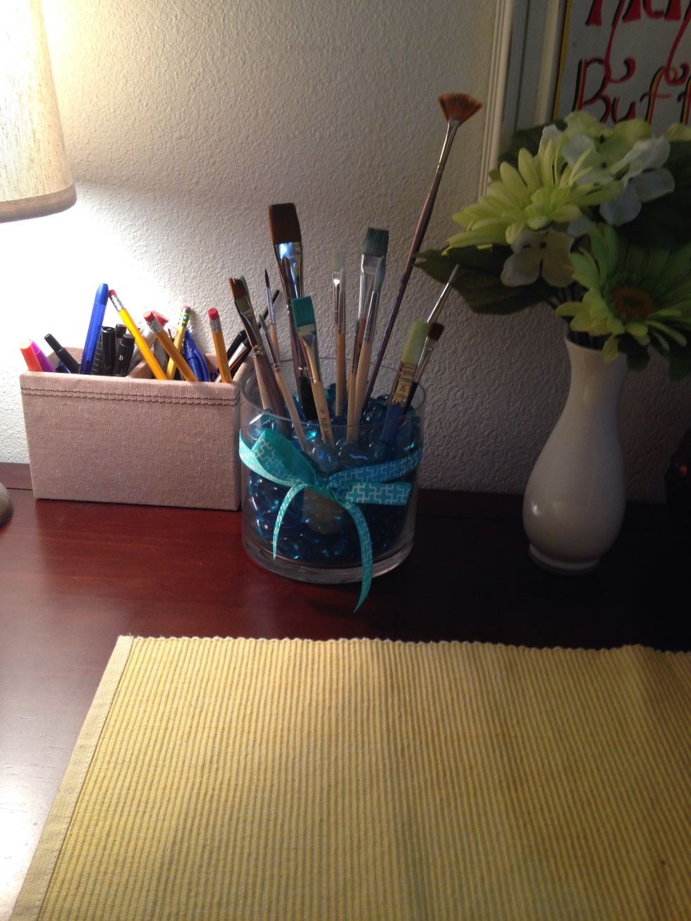 Now you have a cute and organized way to store your paintbrushes.