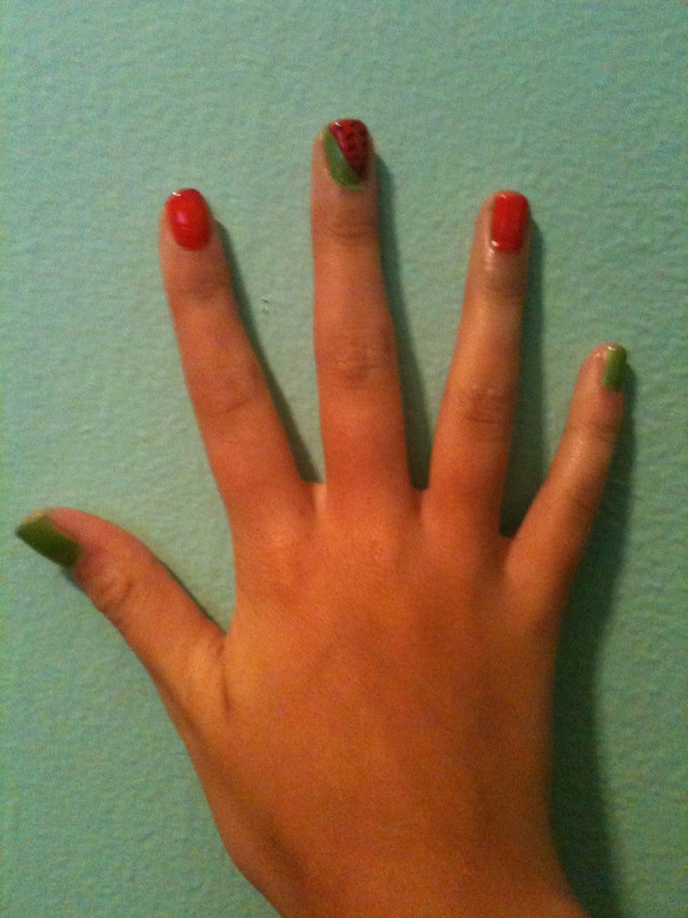 Now you have a cute summer style on your nails!!!:)\ud83d\udc9a\ud83d\udc97