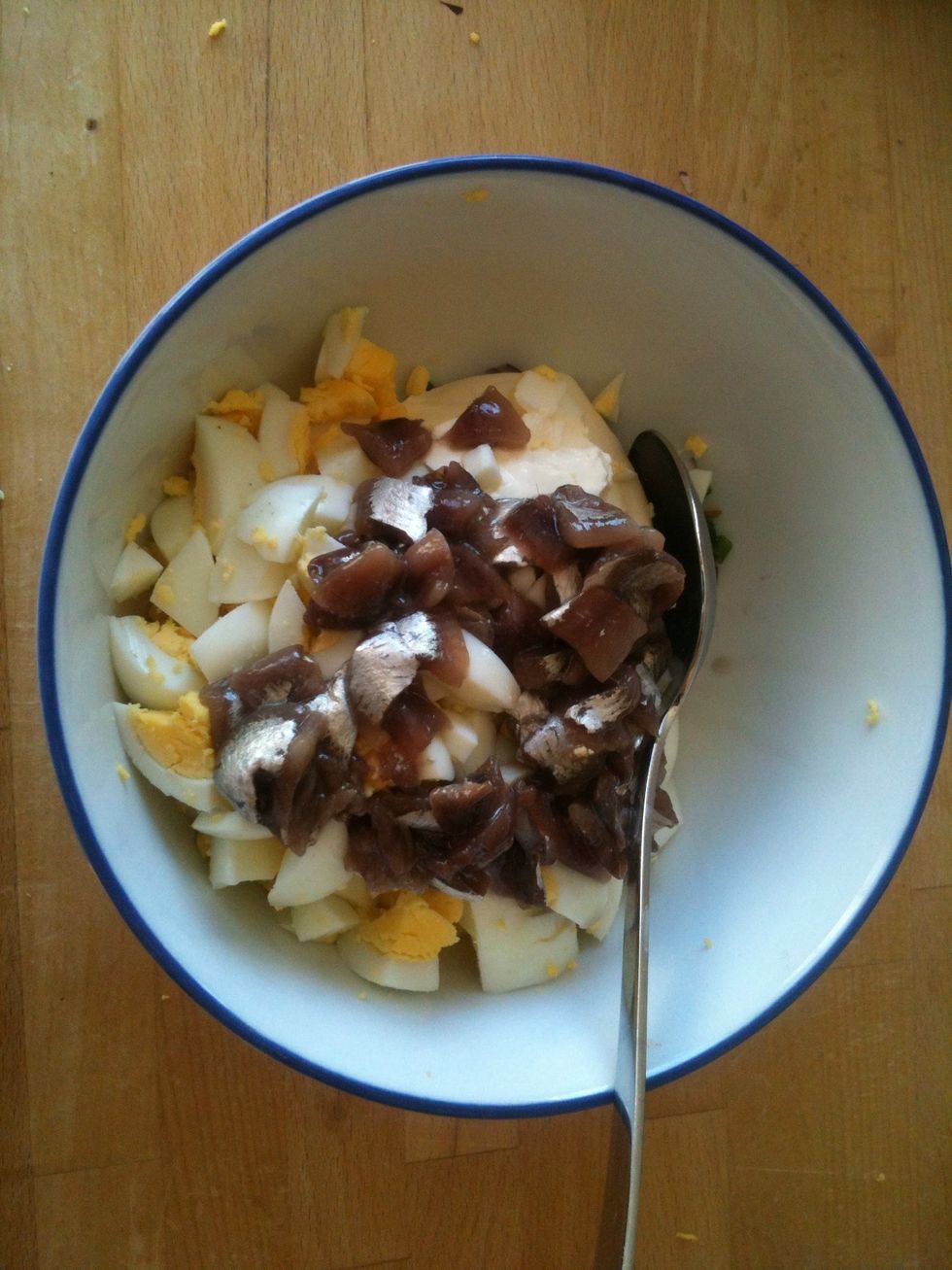 Now you have used all the ingredients. It's time to stir.