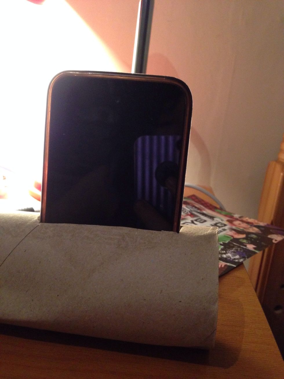 Now you have your easily made speaker! You can also add a stand, made out of appropriate objects , like pins.