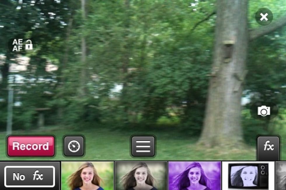 Now you'll see the camera. At the bottom you'll see the special effects you can use. Scroll through and tap any special effects you want to use or leave it on "no special effect".