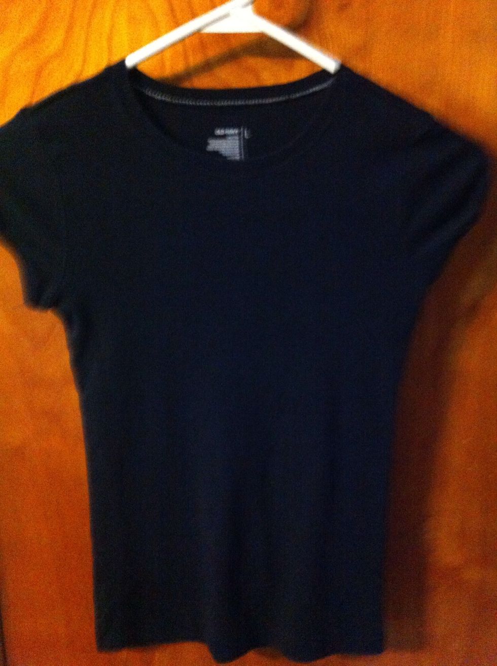 Now you need a contrasting colored shirt to wear under your apron.