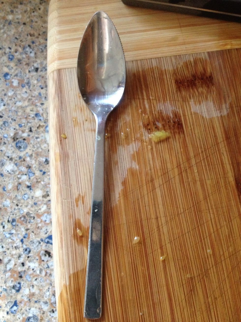 Now you need a grapefruit spoon, like this one, to hollow out your pickle. If you don't have one, you can try a peeler edge, or a knive but be careful \ud83d\ude2c