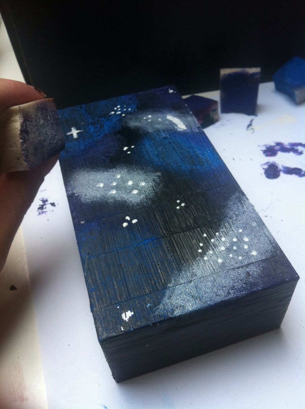 Now you need to deep white circles to resemble galaxer.