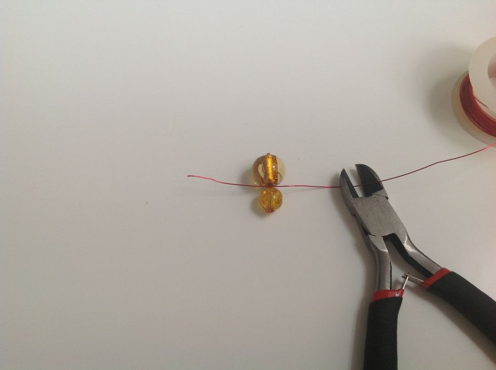 Now you're going to do the legs. You can choose how long you want the legs to be. Cut them a little bit longer because you will spin them around the body and then they get a bit shorter.