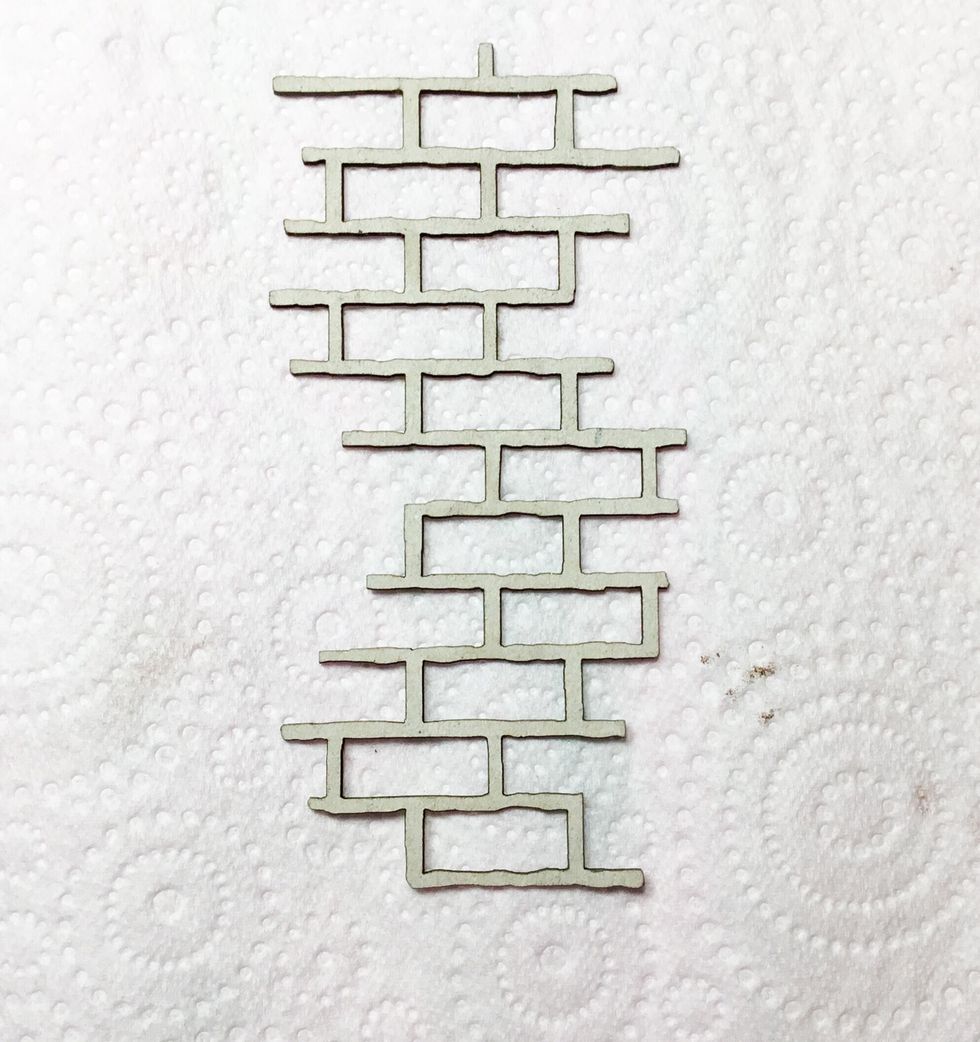 Now you will need this piece of chipboard from the set .