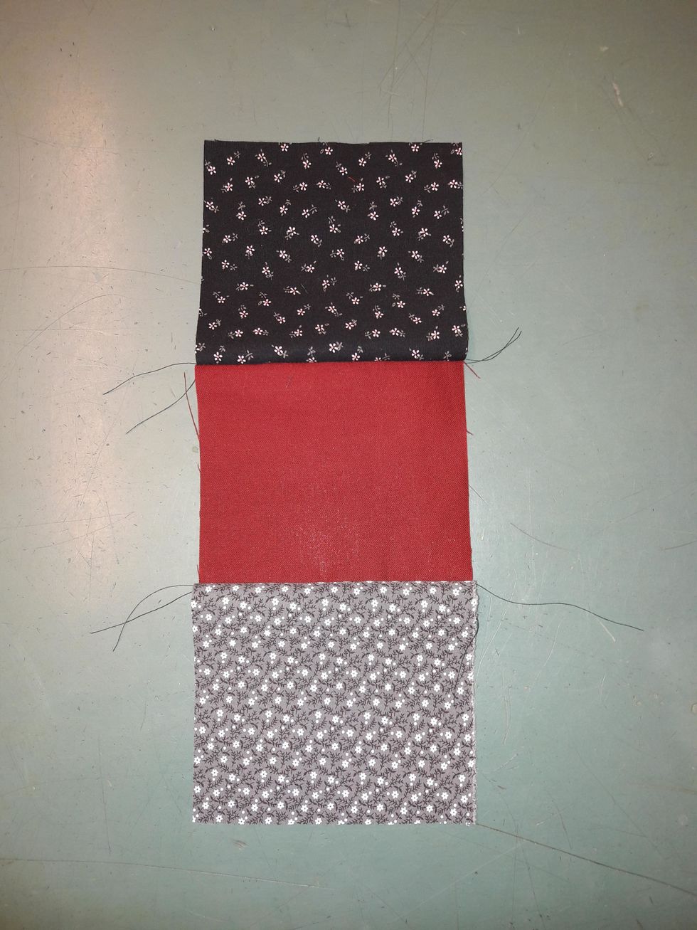 Nu har du sytt klart den f\u00f6rsta raden! Bra jobbat!