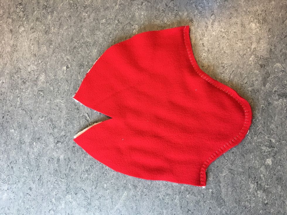 Nu ska det se ut s\u00e5 h\u00e4r. G\u00f6r likadant med de andra tv\u00e5 delarna som \u00e4r kvar (en r\u00f6d och en vit).