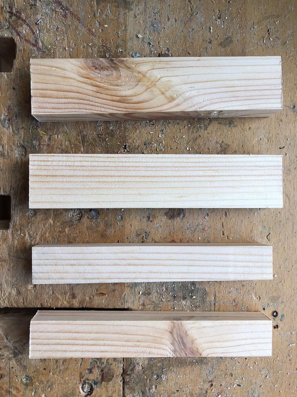 Nu ska du ha tv\u00e5 h\u00f6ga 40x20x250 mm och tv\u00e5 25x20x250 mm