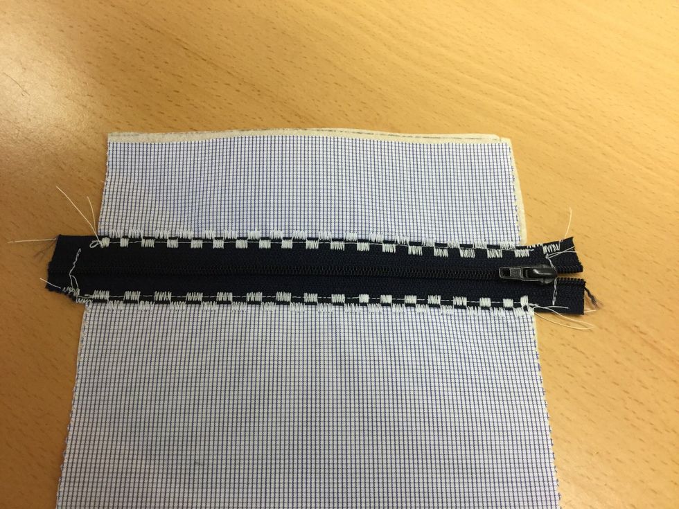 Nu ska du sy med t\u00e4t sicksack eller en m\u00f6nsters\u00f6m.