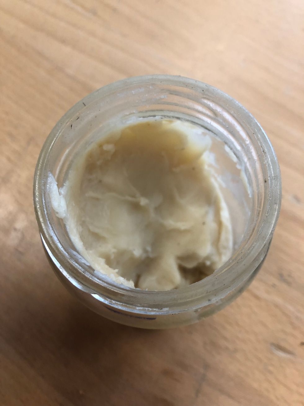 Nu \u00e4r det dags att ytbehandla dem. Anv\u00e4nd n\u00e5got som \u00e4r ok att ha mot huden. Jag anv\u00e4nder en blandning av Cocosolja & Bivax.