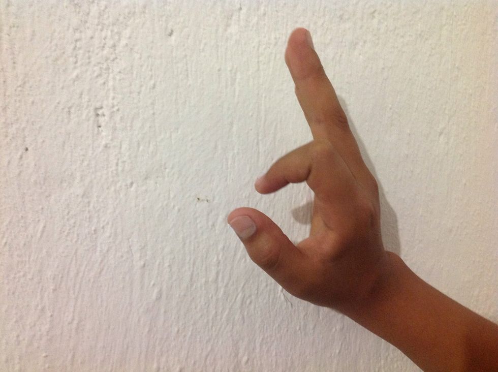 Observe movimientos punta a punta. Pida al paciente que percuta la articulaci\u00f3n distal del pulgar con la yema del dedo. Observe la velocidad, ritmo y suavidad de los movimientos.