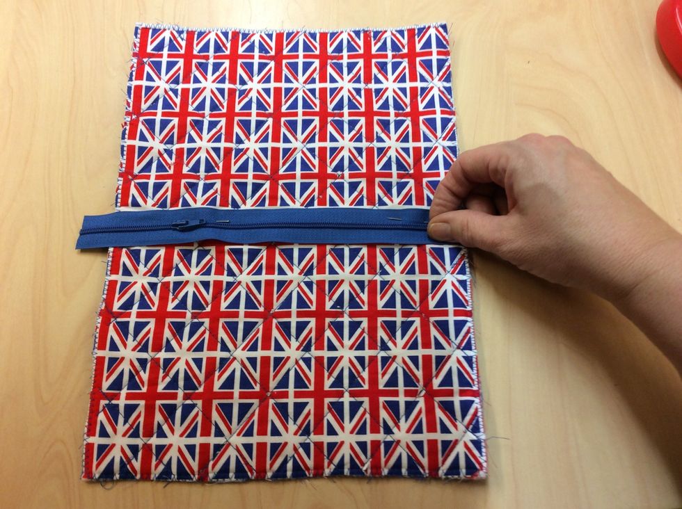 ....och n\u00e5la fast dragkedjan d\u00e4r.