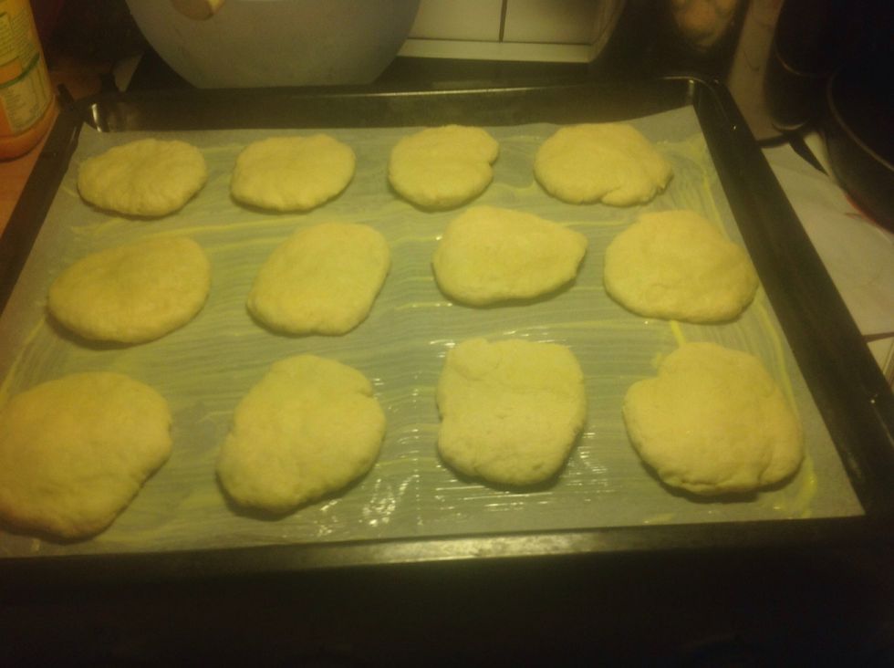 Och s\u00e5 h\u00e4r ser det ut n\u00e4r de \u00e4r i ugnen and this is how it looks is in the oven