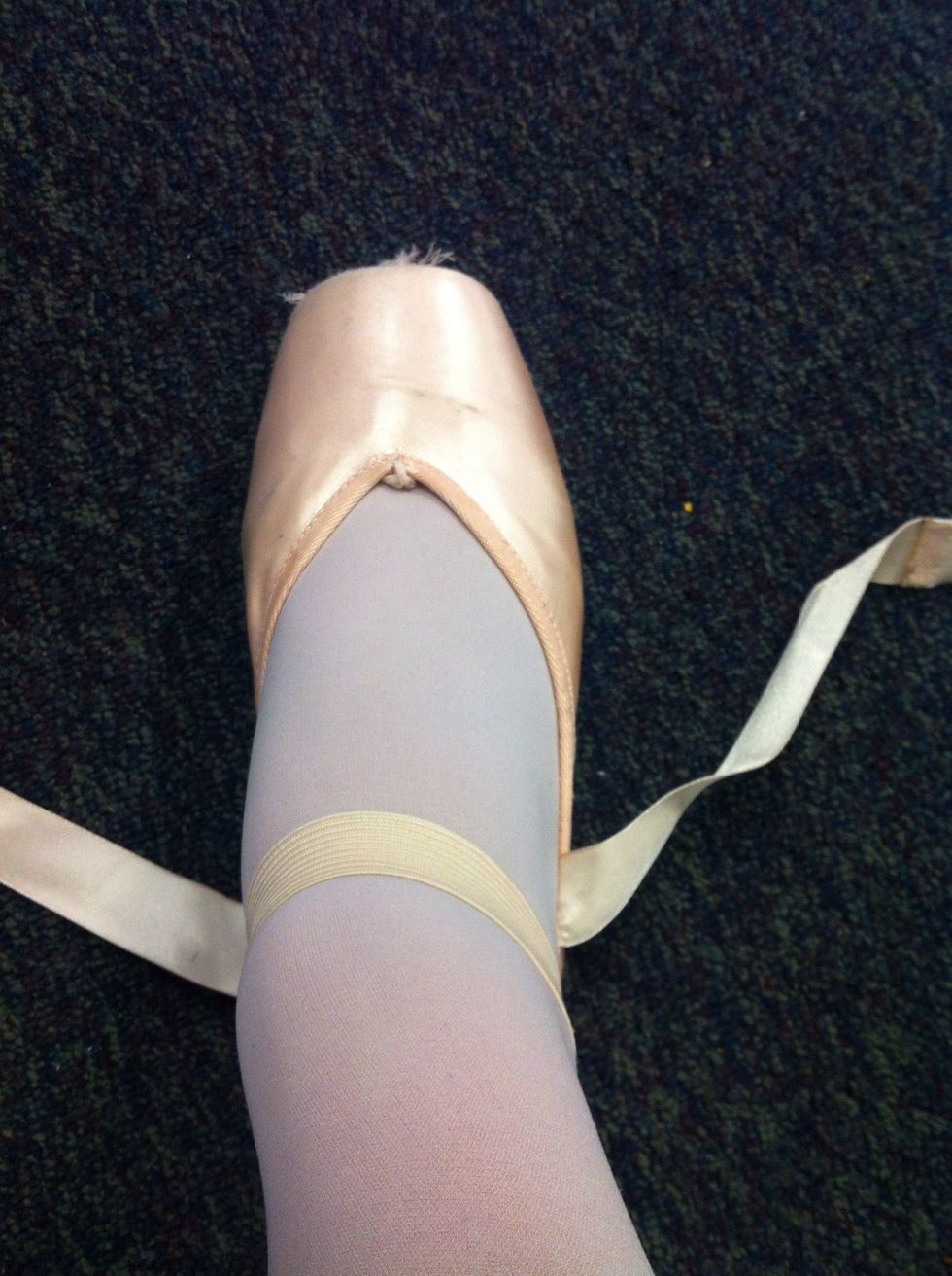 Of course first you put your shoe on ;). Some people like to write left in one shoe and right in the other for comfort. Others like to just wear either shoe.. Whatever is comfortable to you! :)