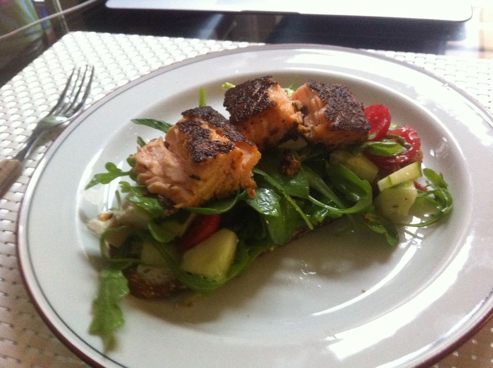 Og...Viola! En deilig laxmacka som passer perfekt til lunch!