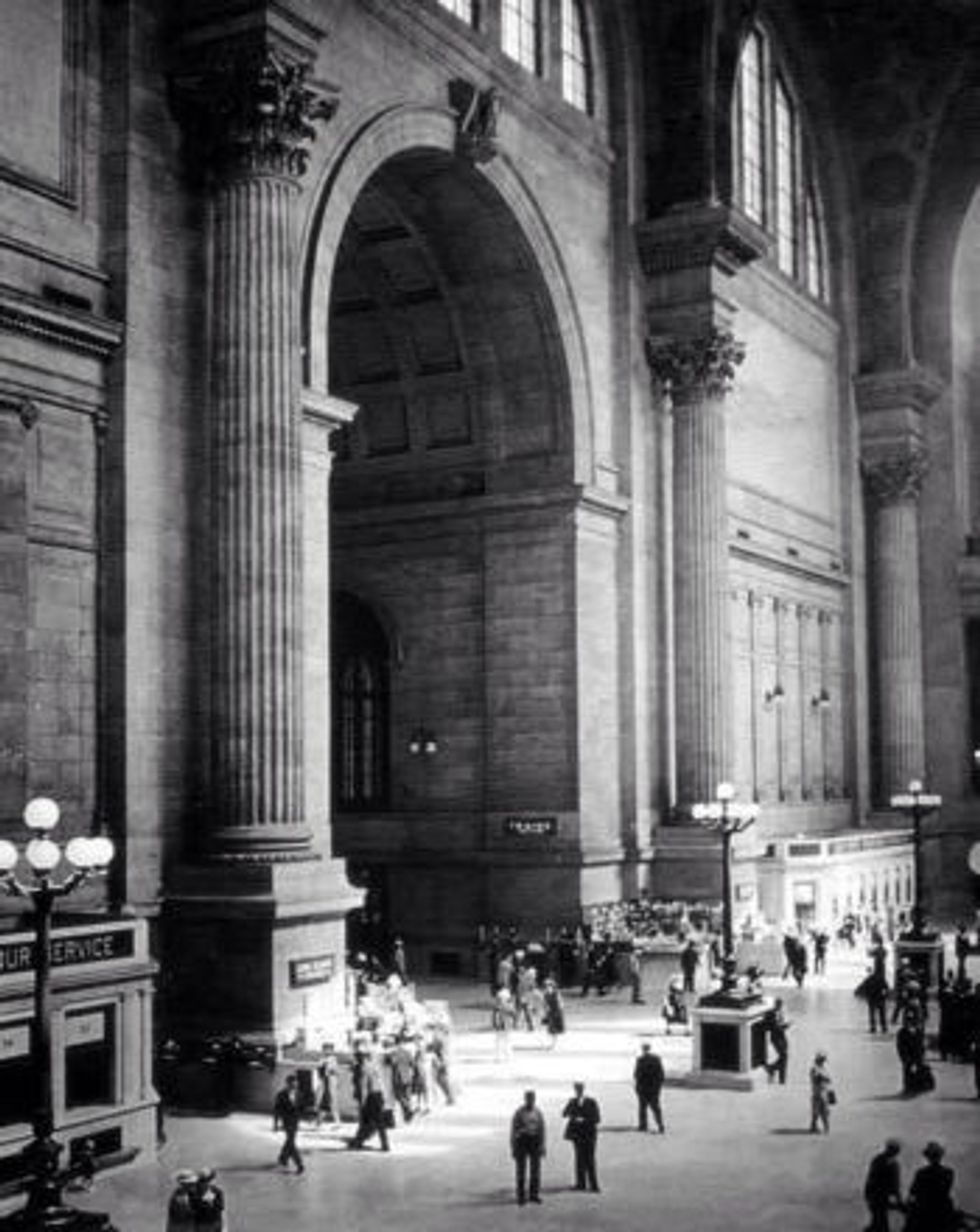 Oh Penn Station how I love u so. If I could go back in time PS would be destination numbero uno! Such an epic structure. So grand! See... Just talking about PS makes me sad.