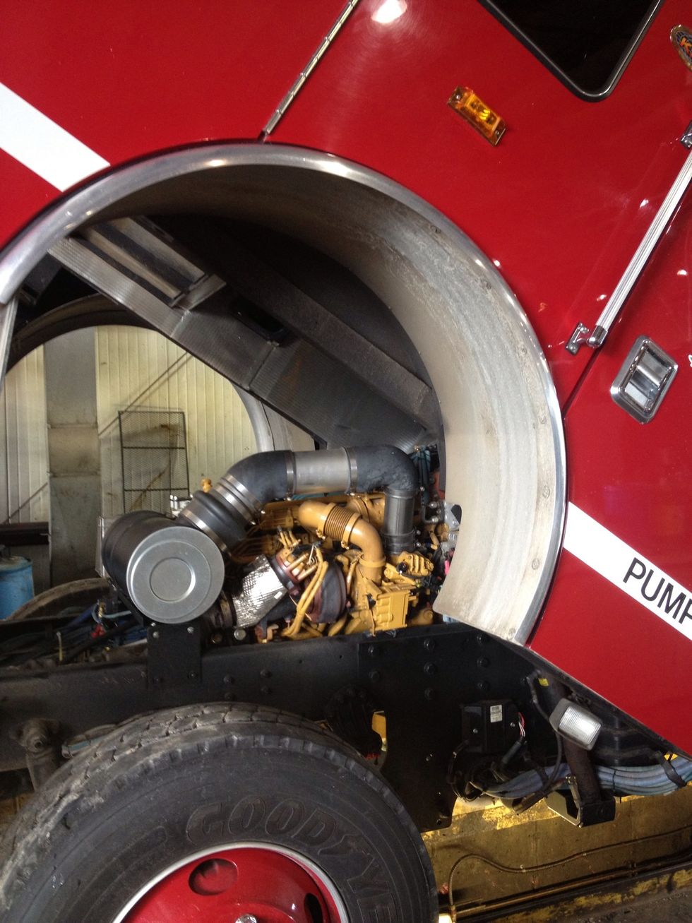 Oh there's the engine!