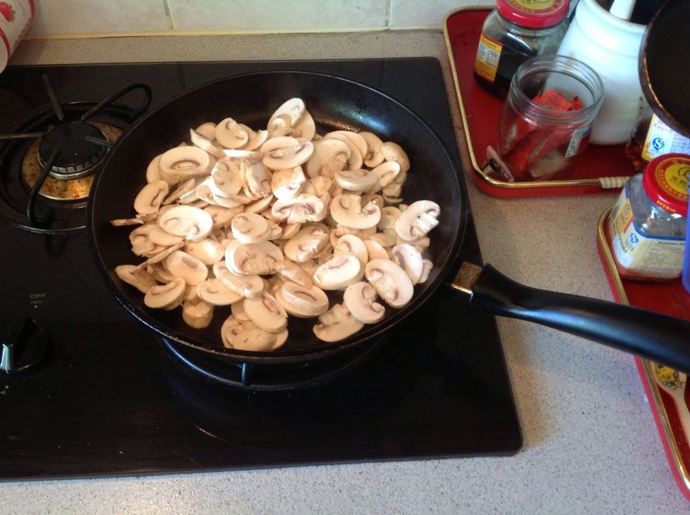Oil base the pan well, (mushrooms will absorb the oil)