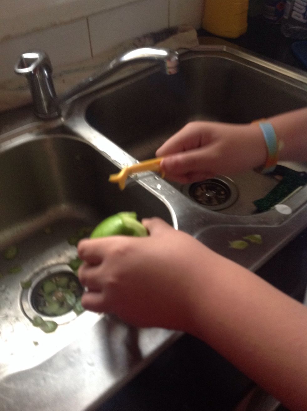 Ok 1st peel the apples