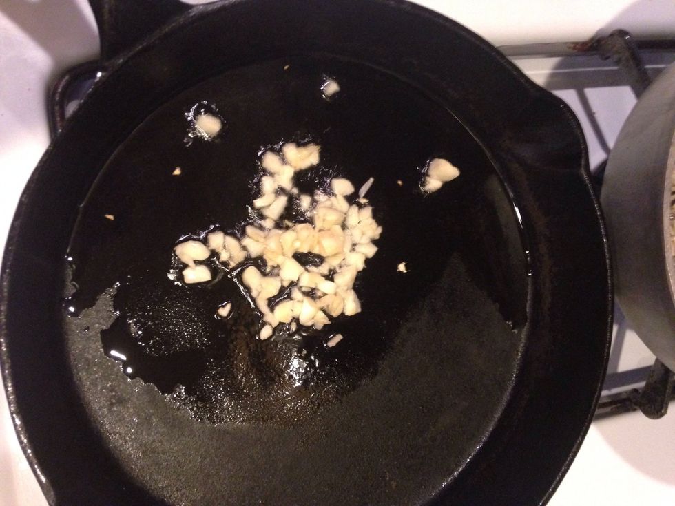 Ok back to business, heat the oil in a pan and toss in the garlic.