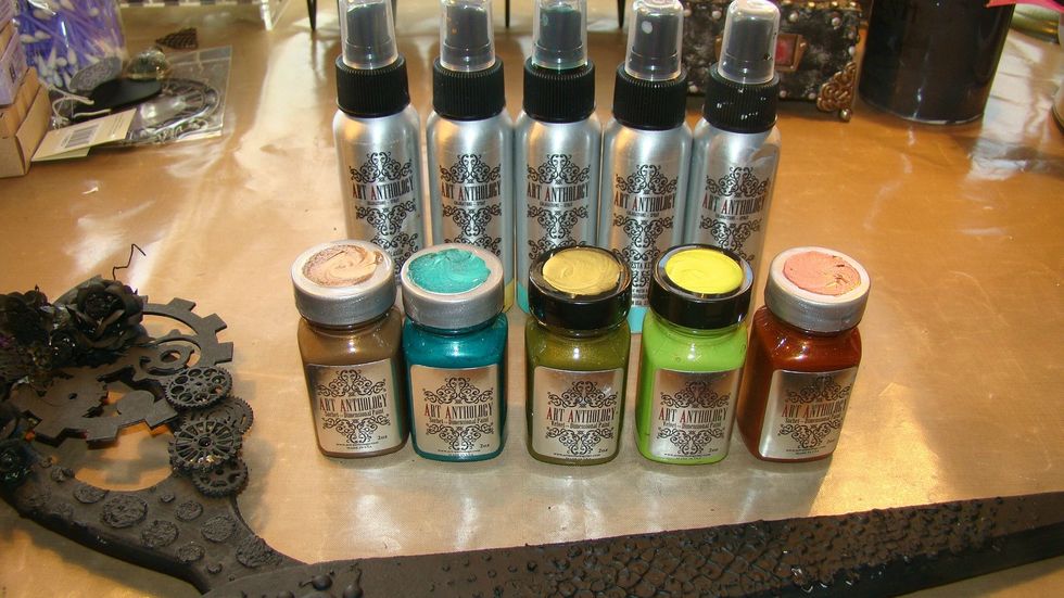 OK.... here we go... let's play with our AA paints and sprays !