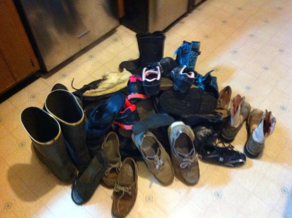 Ok laundry done, another load in, another presorted and ready to go. Step 4: Sort like piles. Make sure all of the like things are in your pile before starting.