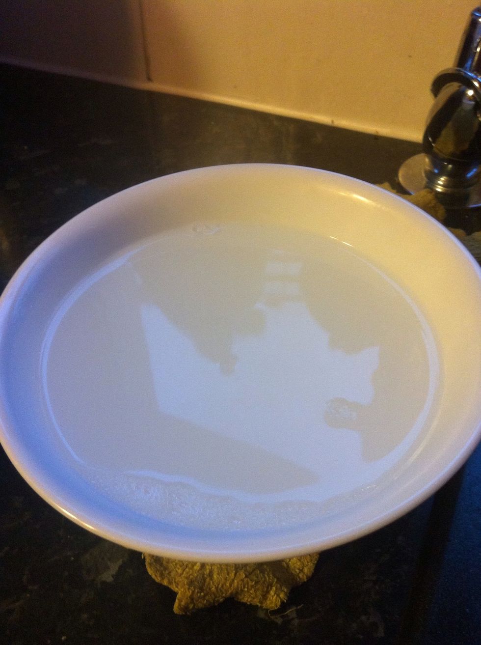 Ok so pour the boiled water into a small bowl...