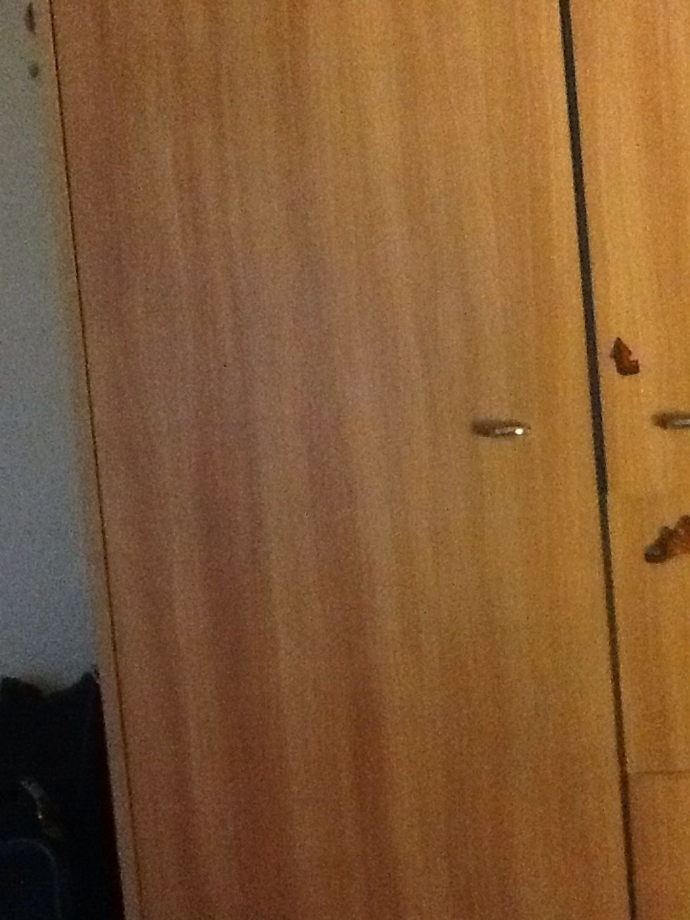 Ok,so start off with a blank wardrobe and then begin your decorating!!