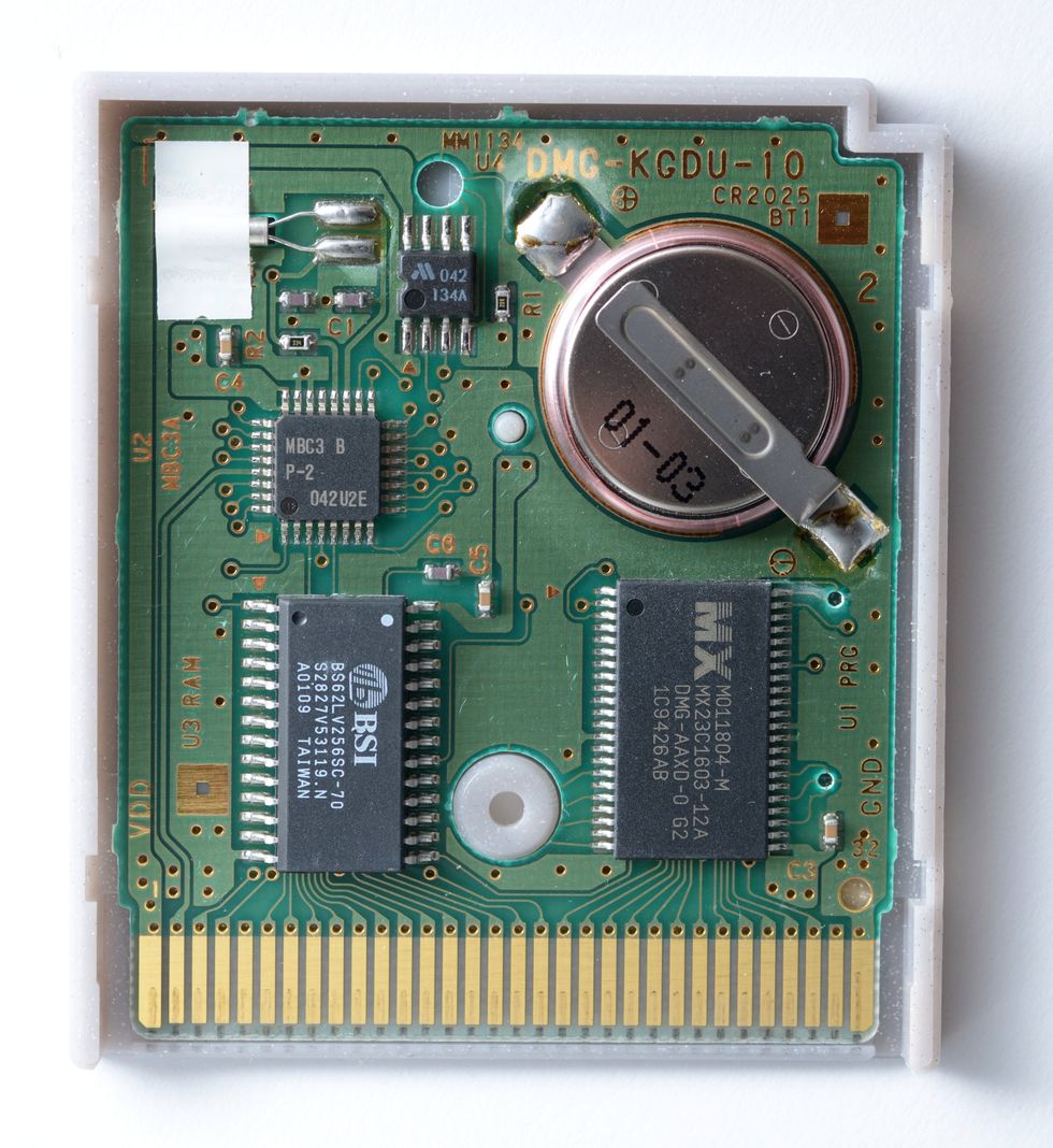 Old video game cartridges use ROM. This cartridge is from the GameBoy game Pokemon silver. That is why they instantly start.