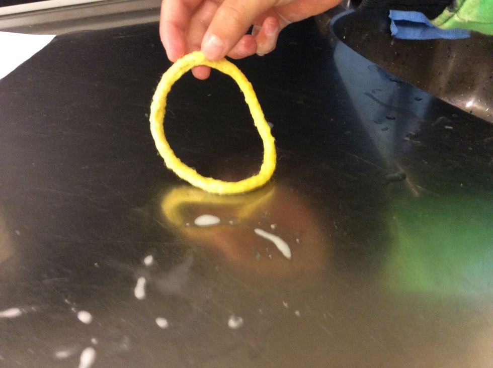 Om du tycker att det blev f\u00f6r stort s\u00e5 kan du gnugga det l\u00e4ngre i h\u00e4nderna, s\u00e5 blir det mindre