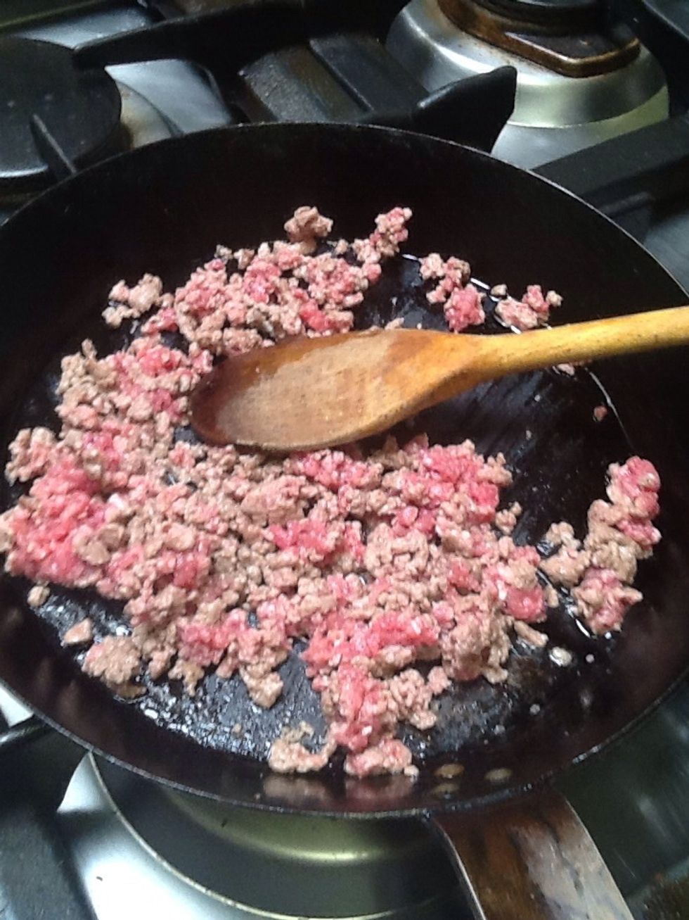 On low heat, cook the minced meat