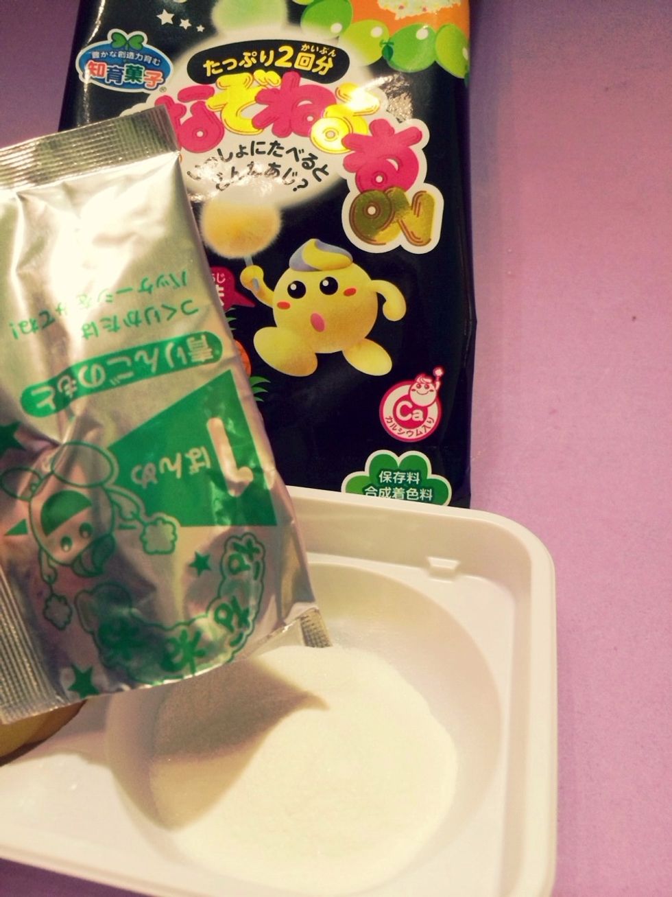 On other side of tray dump GREEN packet #1