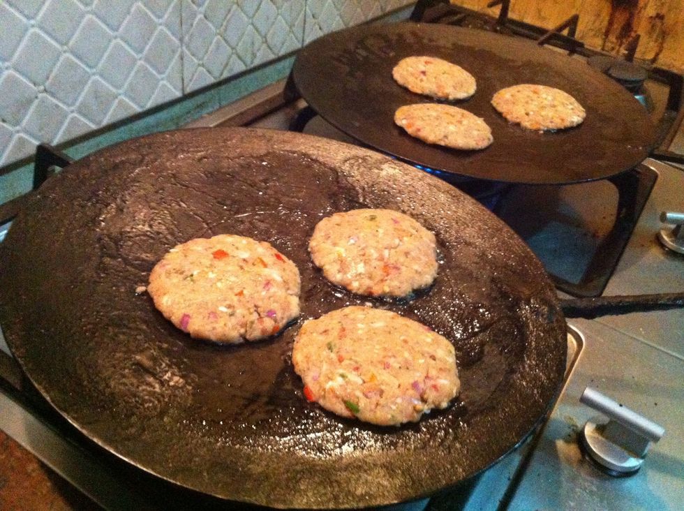 on pan / tawa add little bit of oil and fry