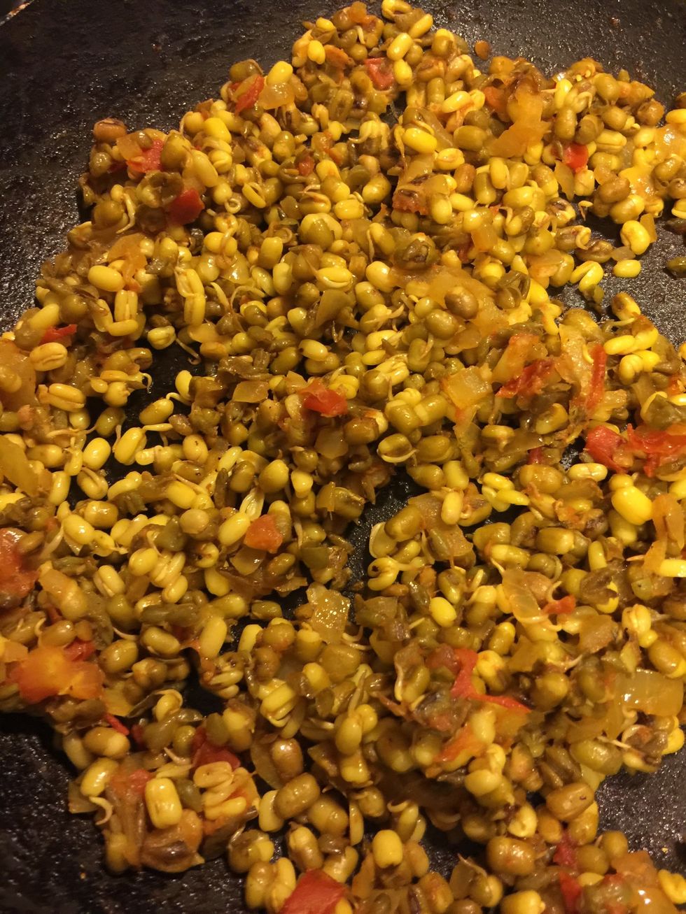 Once all the liquid has evaporated, the sprouts are dry and cooked, one can start plating. Serve in lettuce cups.