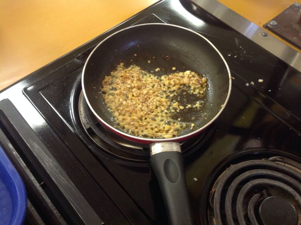 Once all your ingredients are in the pan let it cook for another 2 minutes, stirring, until the mushrooms are golden brown. You should be able to smell them!