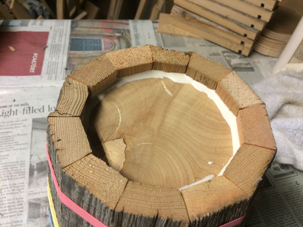 Once done, I add a bit of glue on the bottom to help keep things together.