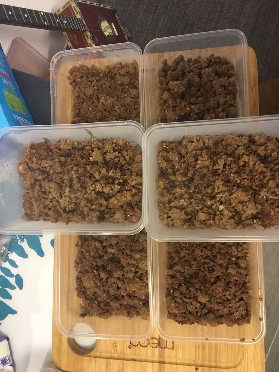 Once done, should be about six containers, leave to cool.