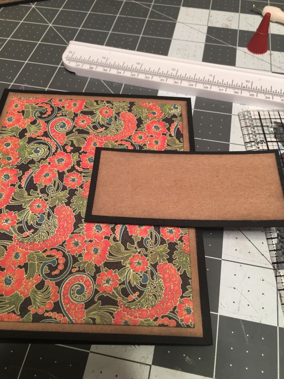 Once dry, gently lift up the closure piece so the magnet stays on the back side of the closure piece. See next photo.