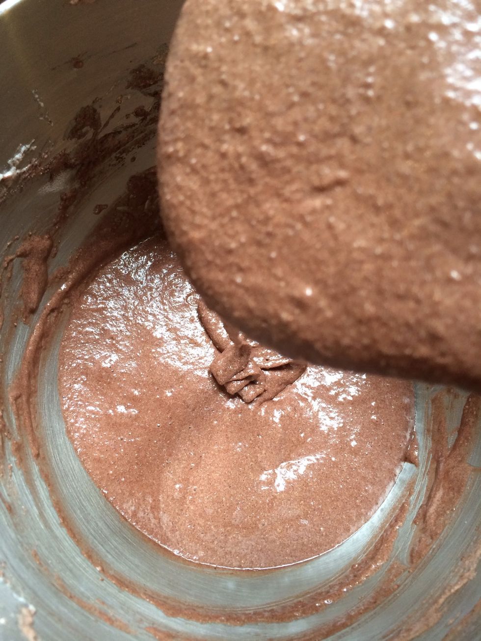 Once finished incorporating the almond sugar... Give it 10 to 15 mix with the spatula to get out the air. You should get a silky butter that is not too runny