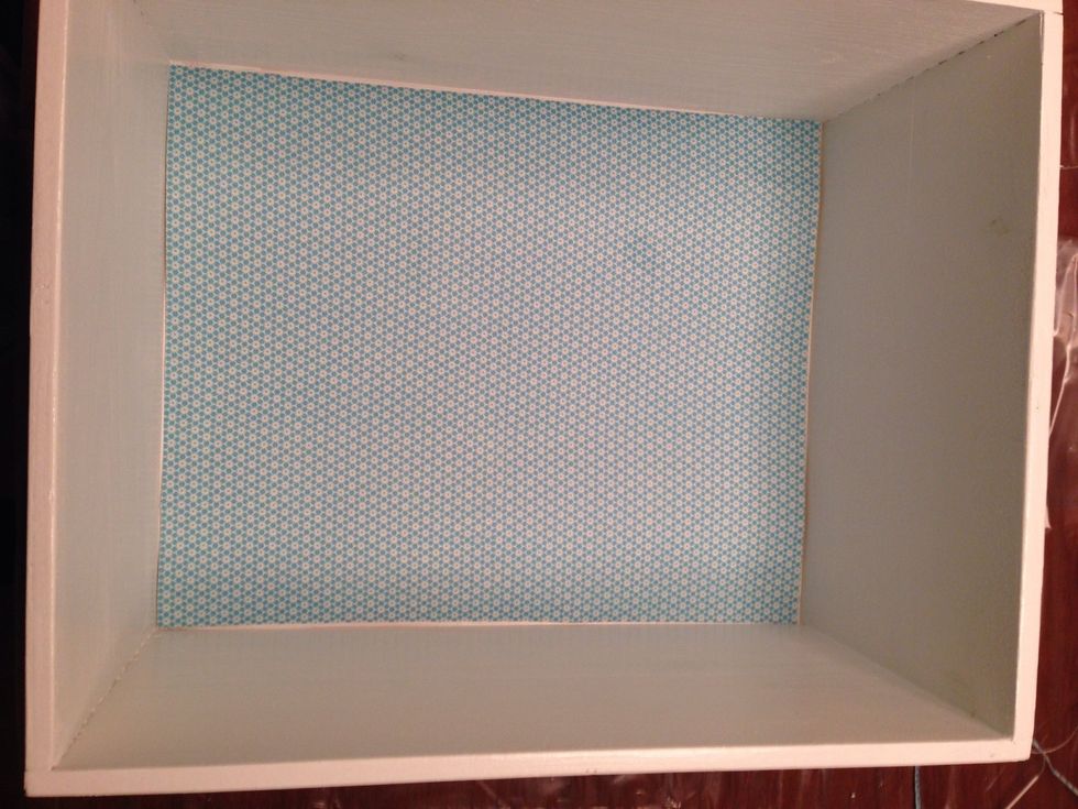 Once it fits well glue it the same way as I did with the decoration paper.