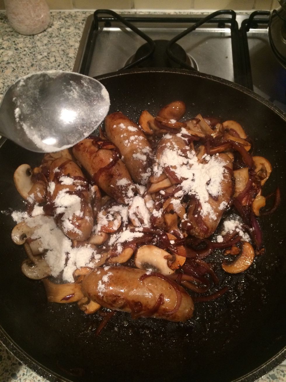 Once onions and mushrooms are nicely cooked/soft. Add a good dessert spoon of flour, pretty much any flour will do. It's to thicken the gravy