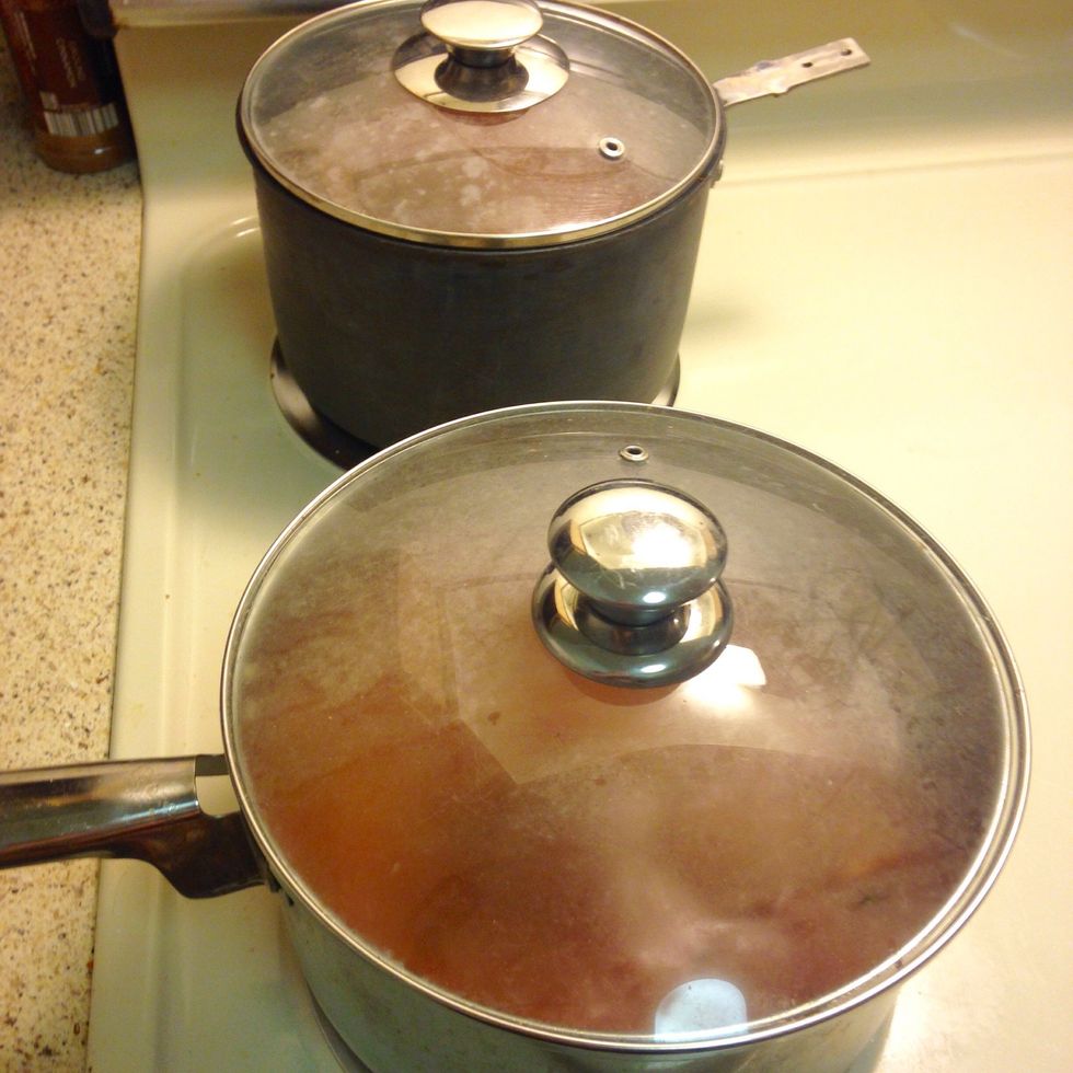 Once reduced to a simmer, cover and cook 1 1/2-2 hours until desired thickness. For thicker chili, add 2-4 tablespoons of cornstarch or flour.(I had too much chili for one pan so had to divide it lol)