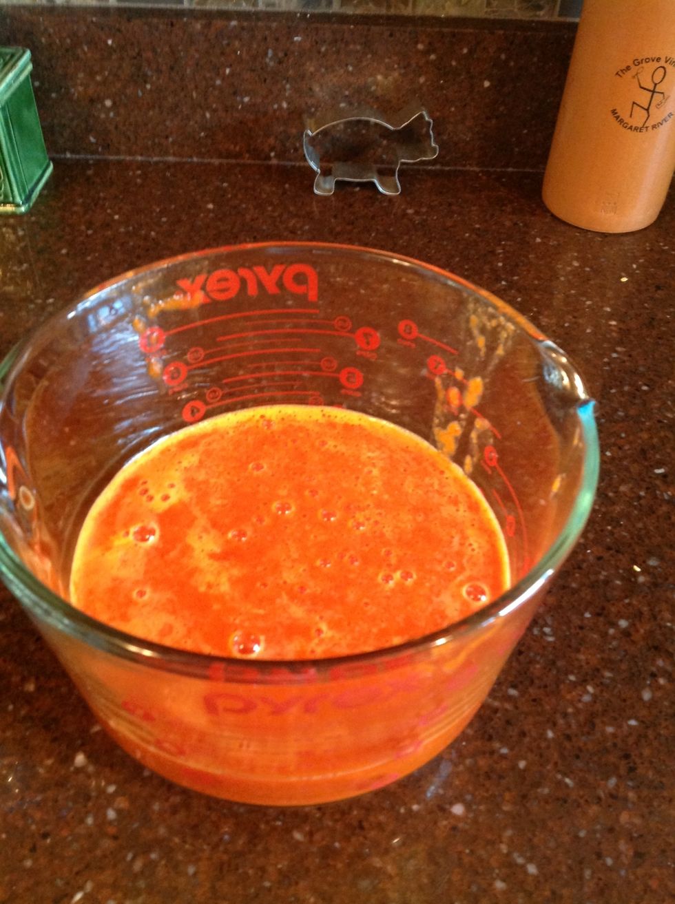 Once refrigerated the sauce should have the same consistency and texture as "Rooster" but less salty and a whole lot fresher tasting !!