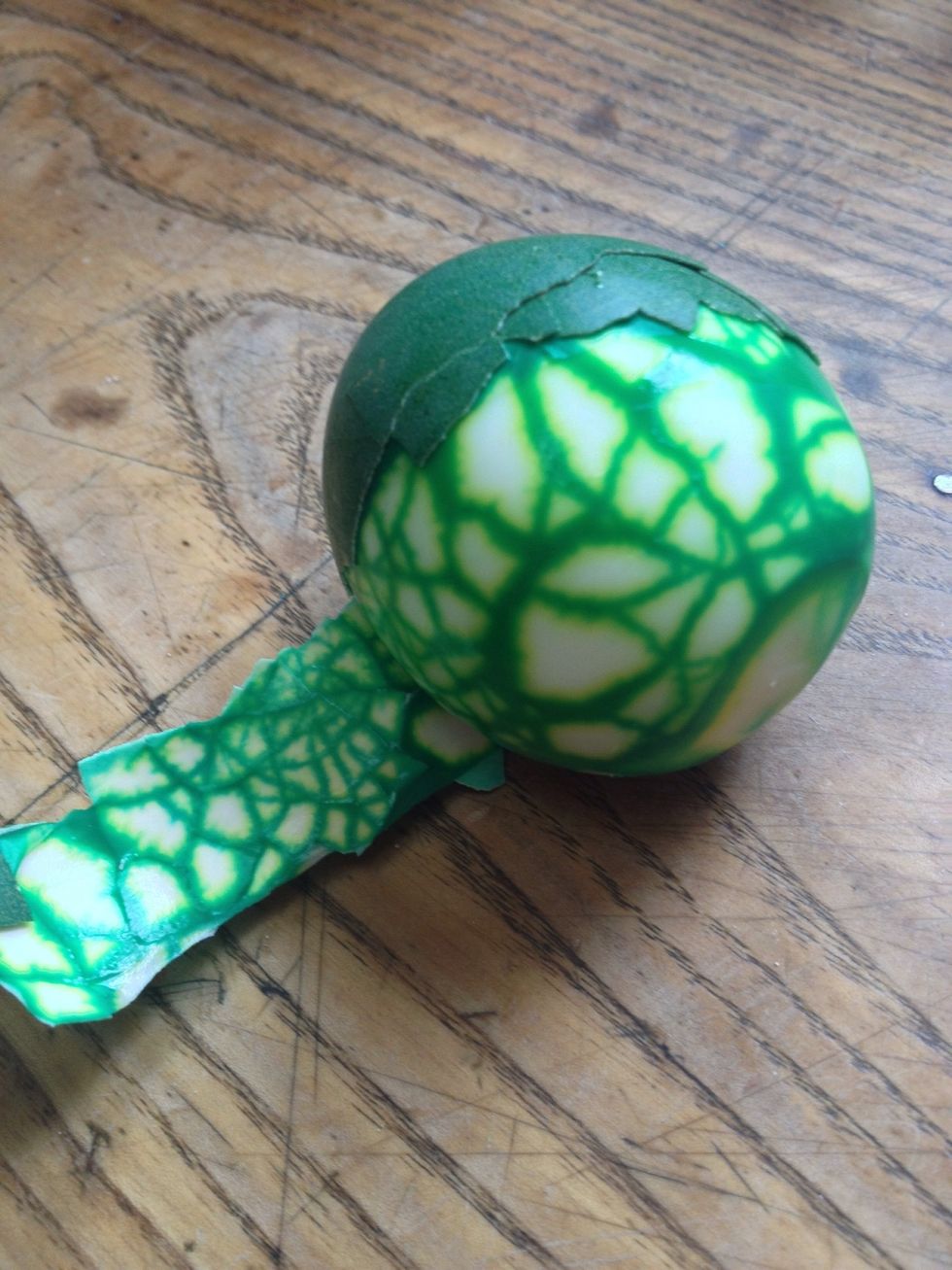 Once removed the membrane, it is very easy, but before it takes patience to avoid damaging the egg.