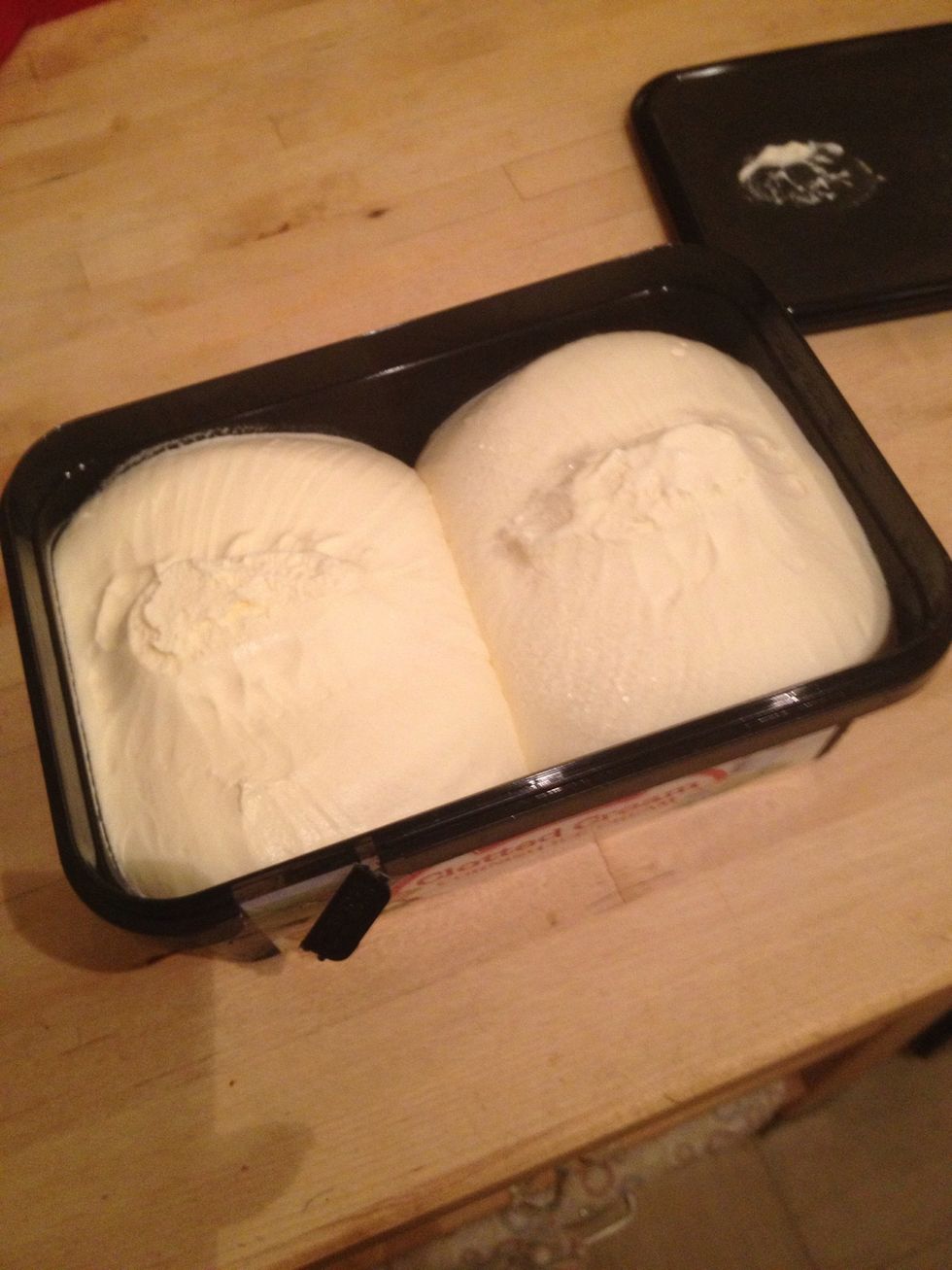 Once soft enough - scope one litre of ice cream into the blender