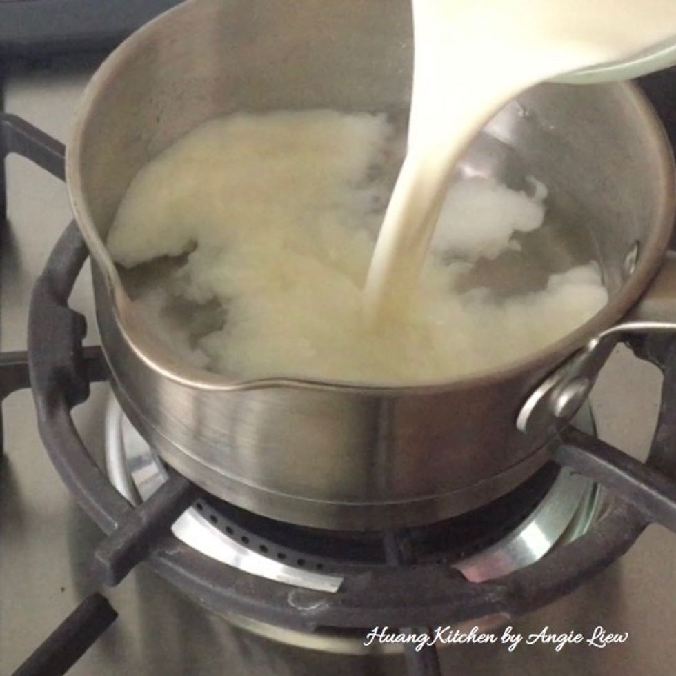 Once sugar has dissolved, off the flame. Then add in the fresh milk and quickly remove from the heat. Set aside to cool.